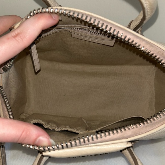 Givenchy Mini Antigona Bag - Picture 5 of 11